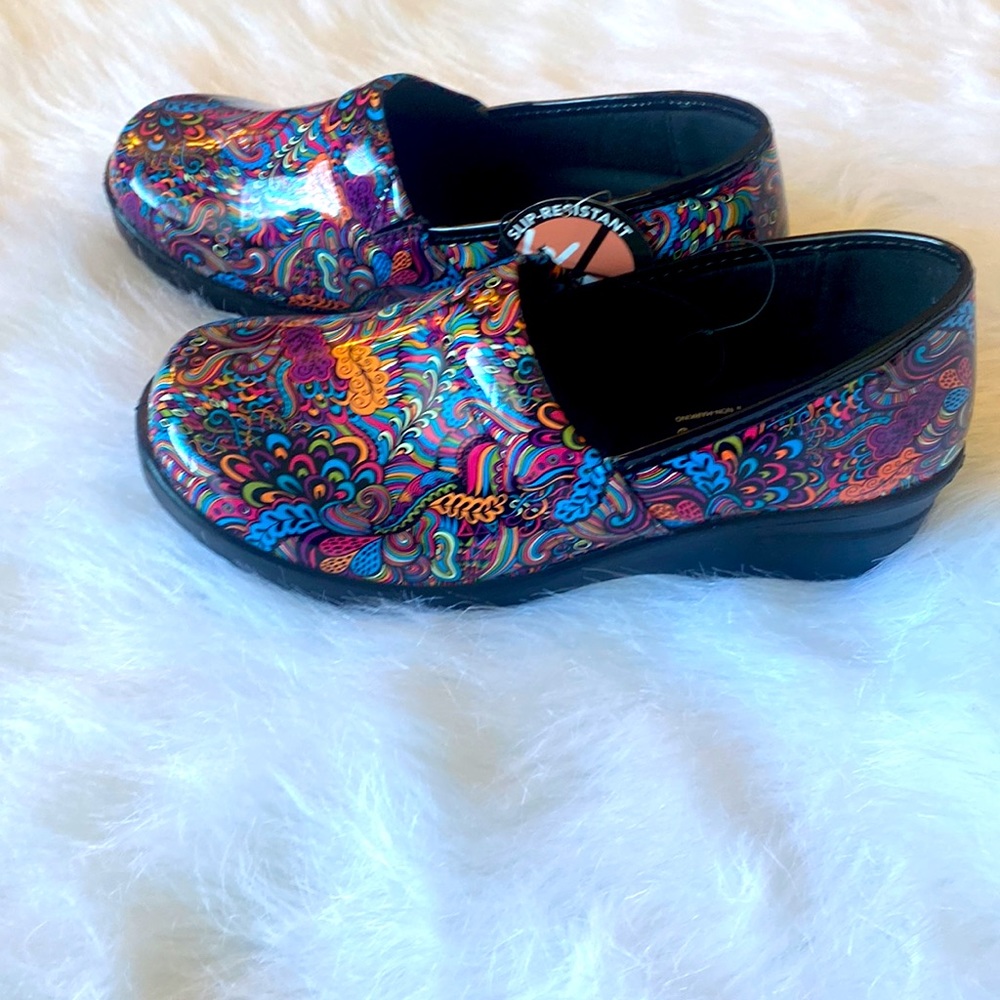 East Street Slip-Resistant Clog, Size 11W - Picture 3 of 6